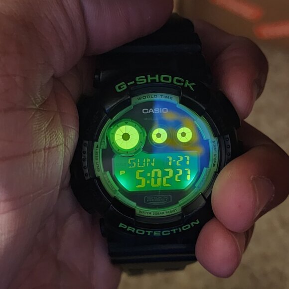 Casio G Shock Lime green and black - Picture 2 of 11